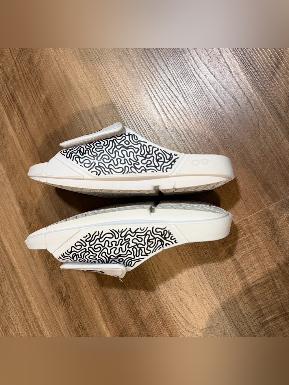 OOFOS OOahh Sport Flex Limited Slide White Labyrinth Size M8/W10 - Picture 9 of 12